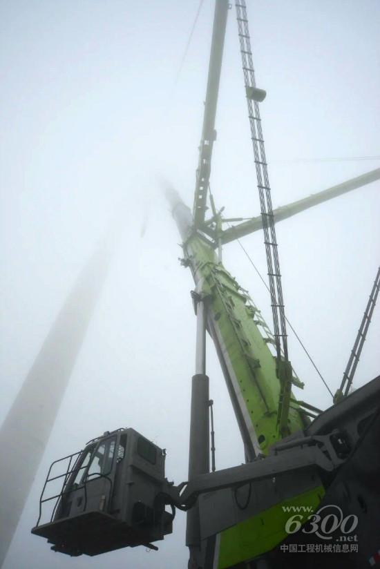 中聯(lián)重科ZAT8000全地面起重機(jī) 精準(zhǔn)助力雪峰山風(fēng)電項(xiàng)目建設(shè)